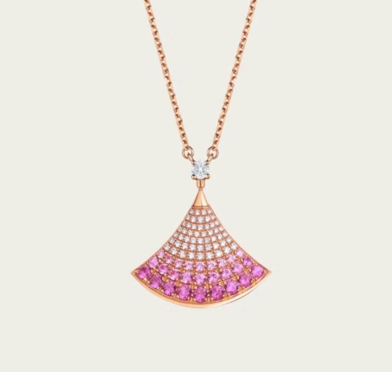 Bv1g*ai necklaces